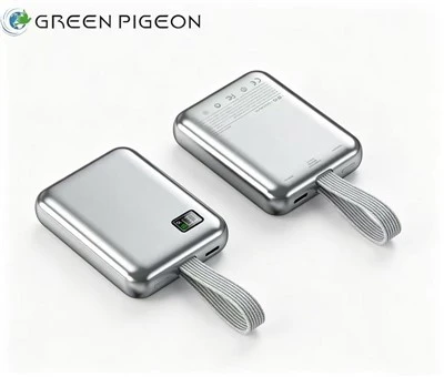 Mini Power Bank con cavi integrati